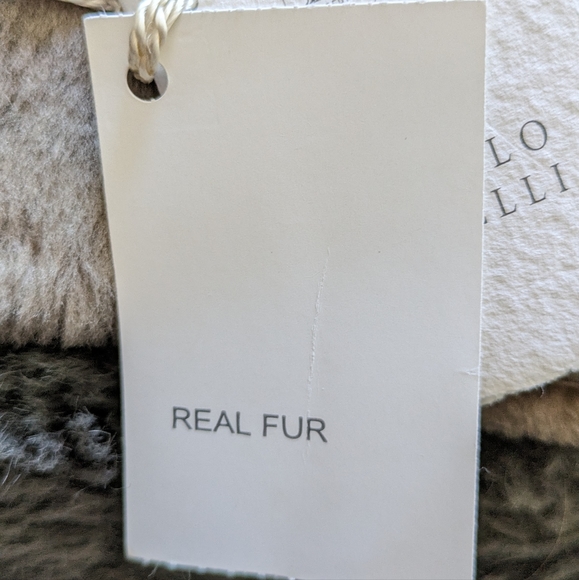 Brunello Cucinelli Genuine Fur Clutch. - Picture 9 of 14